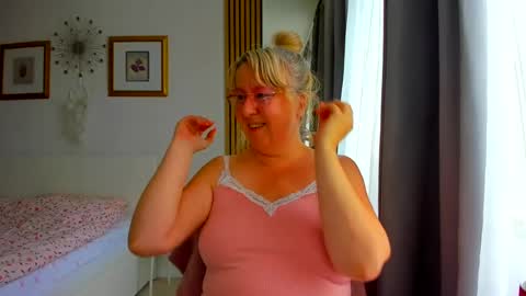 Nicole online show from July 2026 04:06:02 AM