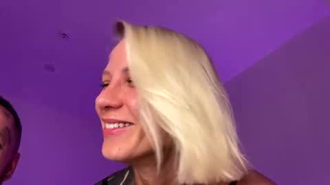 blonde_fuck_couple online show from May 2026 12:19:01 AM