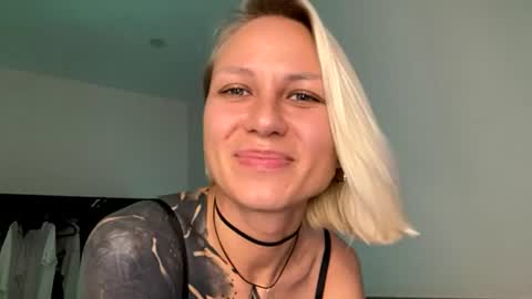 blonde_fuck_couple online show from June 2026 02:24:02 AM