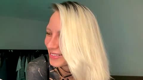blonde_fuck_couple online show from June 2026 05:12:01 AM