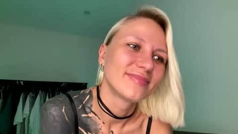 blonde_fuck_couple online show from June 2026 04:04:01 AM