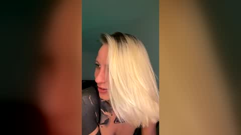 blonde_fuck_couple online show from June 2026 12:11:01 AM