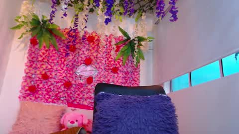 Snapshot of blonde_squirt_ chatting on December 2025 07:10:01 PM blonde_squirt_ online show from December 2025 07:10:01 PM