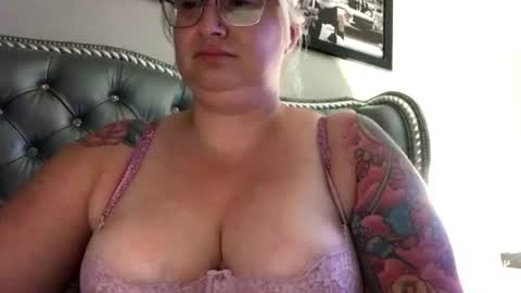 Snapshot of blondecupcke90 chatting on July 2026 06:53:01 AM Blondecupcake90 online show from July 2026 06:53:01 AM