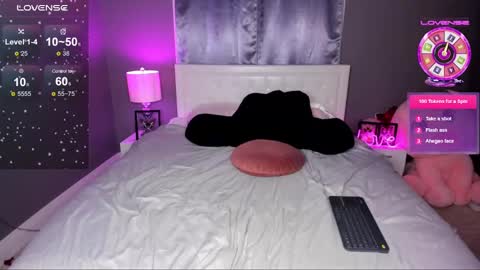 Snapshot of blondeprincess7 chatting on October 2025 02:50:02 AM Blondeprincess online show from October 2025 02:50:02 AM