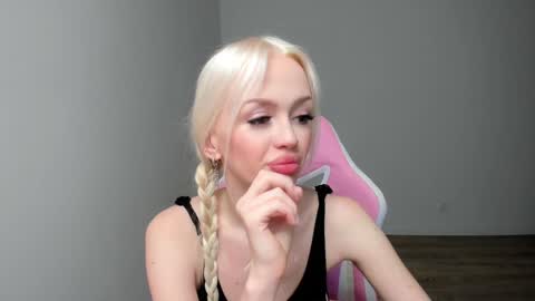 Snapshot of blondesoulmate chatting on December 2024 12:52:01 AM Elisa online show from December 2024 12:52:01 AM