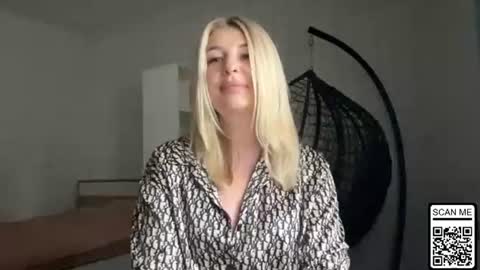 blondie_xoxoxo online show from June 2026 11:04:02 AM