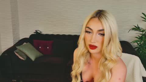 Kiki online show from April 2026 08:12:02 PM