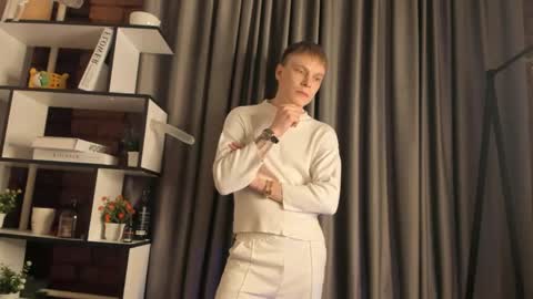 Snapshot of blondvibe chatting on April 2026 09:31:01 PM Alik online show from April 2026 09:31:01 PM