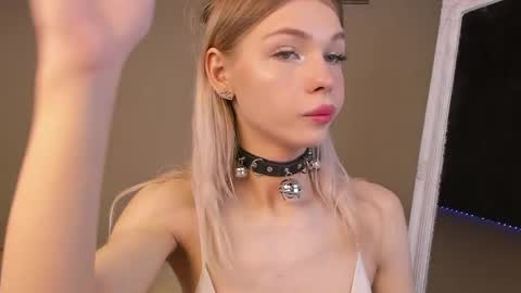 blondy_fina online show from May 2026 04:41:01 AM