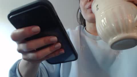 Snapshot of blondyelena chatting on May 2026 05:47:02 AM blondyelena online show from May 2026 05:47:02 AM
