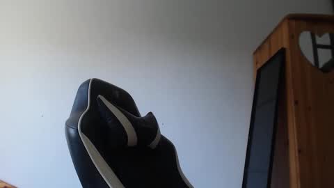 Snapshot of blondyelena chatting on May 2026 05:58:01 AM blondyelena online show from May 2026 05:58:01 AM