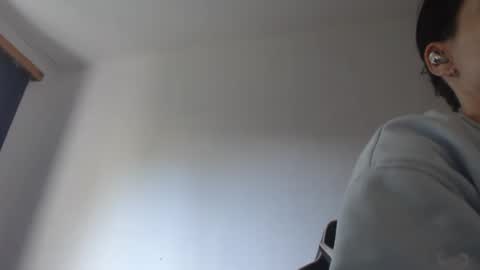Snapshot of blondyelena chatting on May 2026 06:18:02 AM blondyelena online show from May 2026 06:18:02 AM