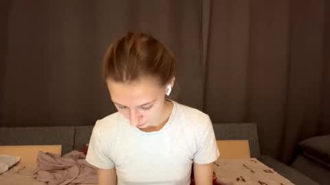 Snapshot of bloody_babe chatting on December 2025 08:49:02 PM Brook online show from December 2025 08:49:02 PM