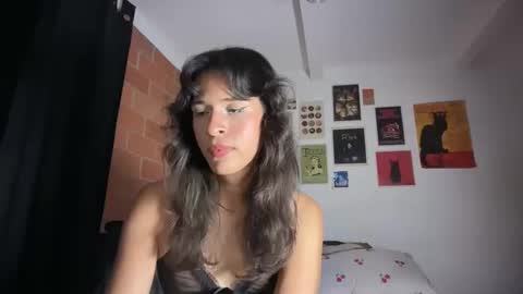 Snapshot of bloomingbella chatting on October 2025 03:17:01 AM Bella Bloom ts online show from October 2025 03:17:01 AM