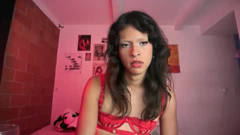 Snapshot of bloomingbella chatting on November 2025 06:19:01 AM Bella Bloom ts online show from November 2025 06:19:01 AM