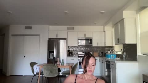 Snapshot of bloomyogi chatting on October 2025 07:54:02 PM Emma Bloom online show from October 2025 07:54:02 PM