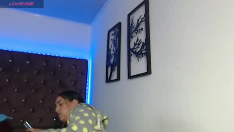 Snapshot of blue_water_cs chatting on March 2025 07:41:01 AM blue_water_cs online show from March 2025 07:41:01 AM