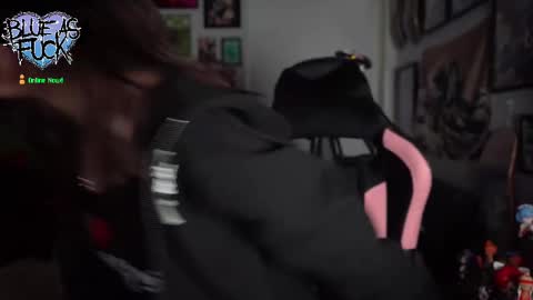 Snapshot of blueasfuck chatting on October 2025 01:47:01 AM Blue online show from October 2025 01:47:01 AM