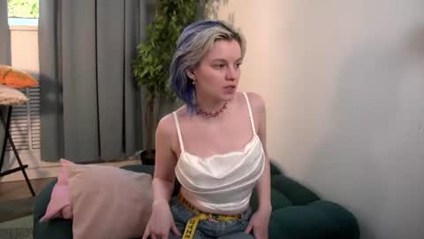 Snapshot of bluebeell chatting on July 2026 01:17:01 PM bluebeell online show from July 2026 01:17:01 PM