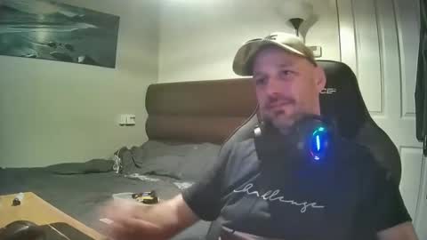 Snapshot of bluebirdflame1 chatting on March 2025 06:18:02 AM bluebirdflame1 online show from March 2025 06:18:02 AM