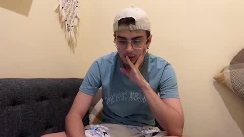 Snapshot of bluedaan chatting on February 2025 02:46:01 AM Daan online show from February 2025 02:46:01 AM