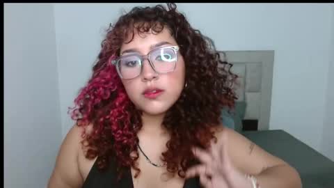 Snapshot of blueevelvet chatting on September 2025 11:05:01 PM Bluee online show from September 2025 11:05:01 PM