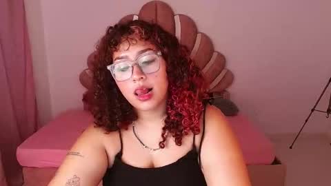 Snapshot of blueevelvet chatting on September 2025 10:33:01 PM Bluee online show from September 2025 10:33:01 PM