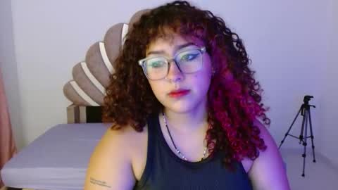 Snapshot of blueevelvet chatting on September 2025 11:31:02 PM Bluee online show from September 2025 11:31:02 PM