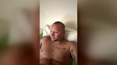 Snapshot of blueeyedgreenz chatting on July 2026 08:52:02 PM BlueEyedGreenz online show from July 2026 08:52:02 PM