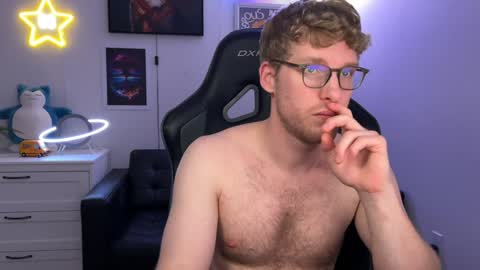 Snapshot of blueeyedtallguy chatting on December 2024 08:01:02 AM blueeyedtallguy online show from December 2024 08:01:02 AM