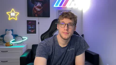 Snapshot of blueeyedtallguy chatting on December 2024 11:36:02 PM blueeyedtallguy online show from December 2024 11:36:02 PM