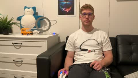 Snapshot of blueeyedtallguy chatting on December 2024 04:40:01 AM blueeyedtallguy online show from December 2024 04:40:01 AM