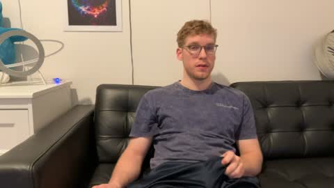 Snapshot of blueeyedtallguy chatting on December 2024 10:59:01 PM blueeyedtallguy online show from December 2024 10:59:01 PM