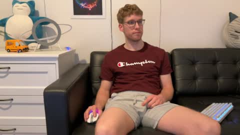 Snapshot of blueeyedtallguy chatting on January 2025 04:44:02 AM blueeyedtallguy online show from January 2025 04:44:02 AM