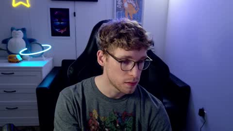 Snapshot of blueeyedtallguy chatting on February 2025 07:06:01 AM blueeyedtallguy online show from February 2025 07:06:01 AM