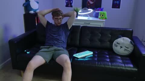 Snapshot of blueeyedtallguy chatting on September 2025 05:56:02 PM blueeyedtallguy online show from September 2025 05:56:02 PM