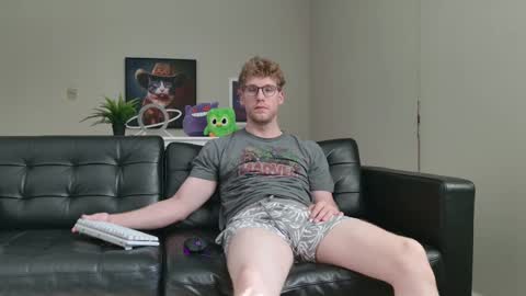 Snapshot of blueeyedtallguy chatting on September 2025 08:25:02 PM blueeyedtallguy online show from September 2025 08:25:02 PM