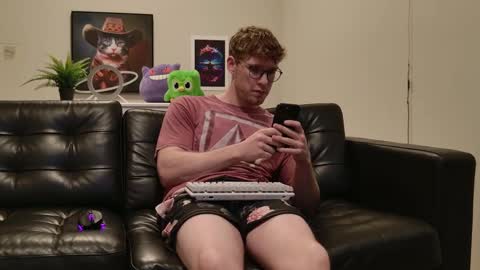 Snapshot of blueeyedtallguy chatting on October 2025 01:12:02 AM blueeyedtallguy online show from October 2025 01:12:02 AM