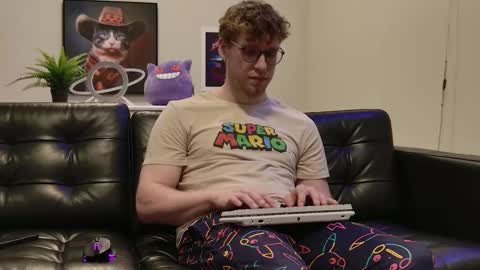 Snapshot of blueeyedtallguy chatting on October 2025 01:51:02 AM blueeyedtallguy online show from October 2025 01:51:02 AM