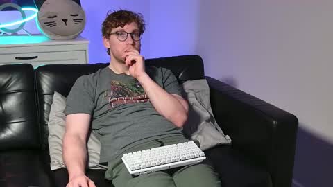 Snapshot of blueeyedtallguy chatting on November 2025 02:34:01 AM blueeyedtallguy online show from November 2025 02:34:01 AM