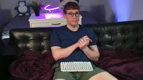 Snapshot of blueeyedtallguy chatting on January 2026 11:31:02 PM blueeyedtallguy online show from January 2026 11:31:02 PM