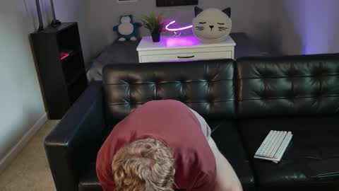 Snapshot of blueeyedtallguy chatting on January 2026 10:57:02 PM blueeyedtallguy online show from January 2026 10:57:02 PM