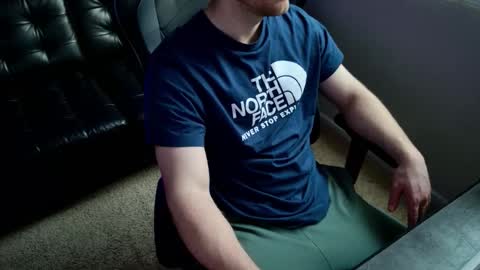 Snapshot of blueeyedtallguy chatting on January 2026 11:14:01 PM blueeyedtallguy online show from January 2026 11:14:01 PM