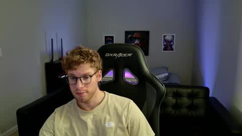 Snapshot of blueeyedtallguy chatting on February 2026 09:57:02 PM blueeyedtallguy online show from February 2026 09:57:02 PM