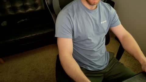 Snapshot of blueeyedtallguy chatting on February 2026 08:18:01 PM blueeyedtallguy online show from February 2026 08:18:01 PM