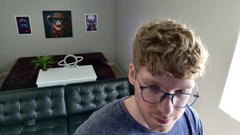 Snapshot of blueeyedtallguy chatting on March 2026 09:19:02 PM blueeyedtallguy online show from March 2026 09:19:02 PM