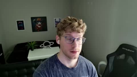 Snapshot of blueeyedtallguy chatting on March 2026 09:32:02 PM blueeyedtallguy online show from March 2026 09:32:02 PM