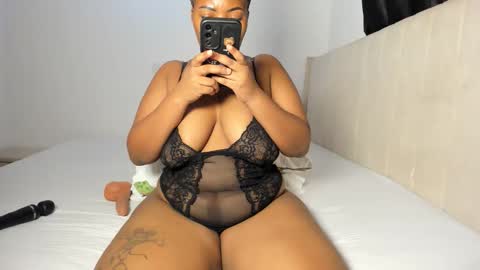 Snapshot of blueyivy chatting on April 2026 12:15:01 PM Babygirl online show from April 2026 12:15:01 PM