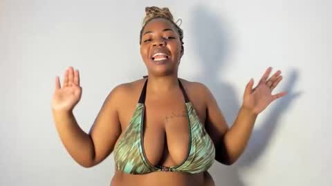 Snapshot of blueyivy chatting on April 2026 08:28:02 AM Babygirl online show from April 2026 08:28:02 AM